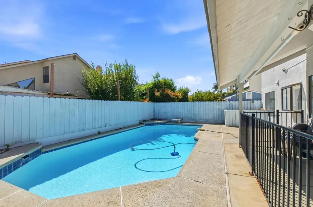 2512 Burlwood Drive Modesto, CA 95355
