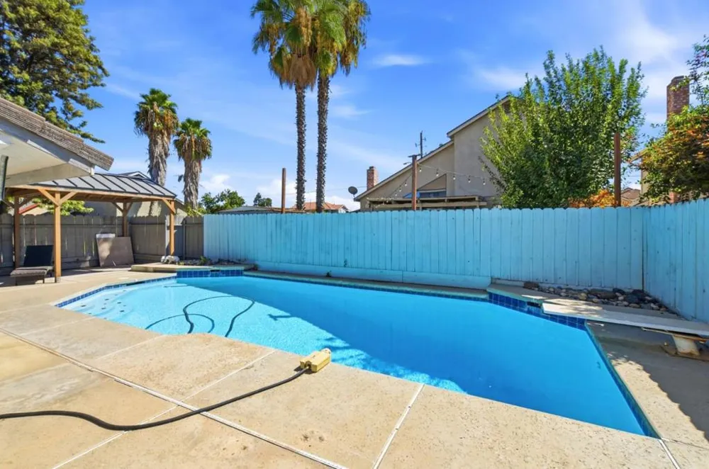 2512 Burlwood Drive Modesto, CA 95355