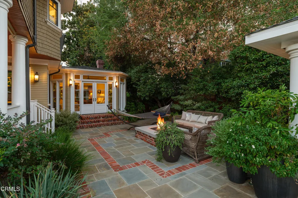 303 Markham Place Pasadena, CA 91105