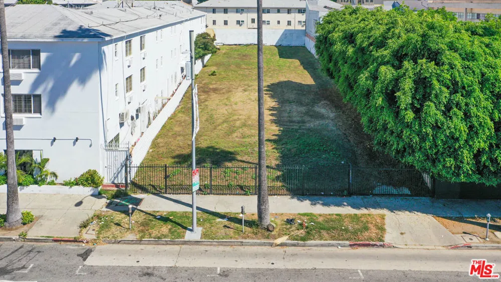 7045 W Sunset Boulevard Los Angeles, CA 90028