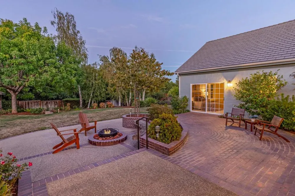 12078 Beauchamps Lane Saratoga, CA 95070