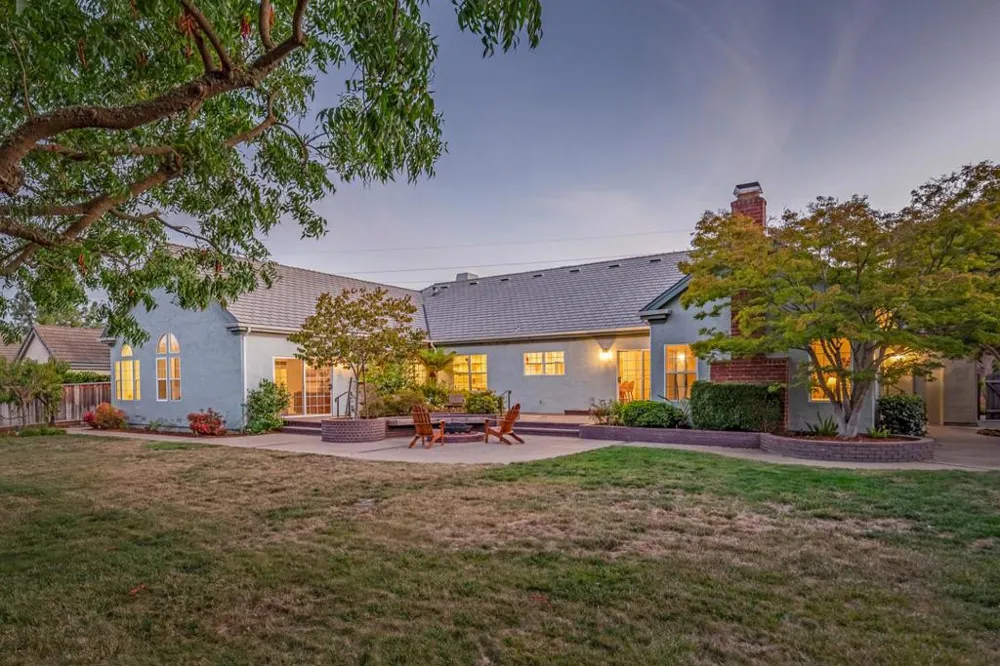 12078 Beauchamps Lane Saratoga, CA 95070