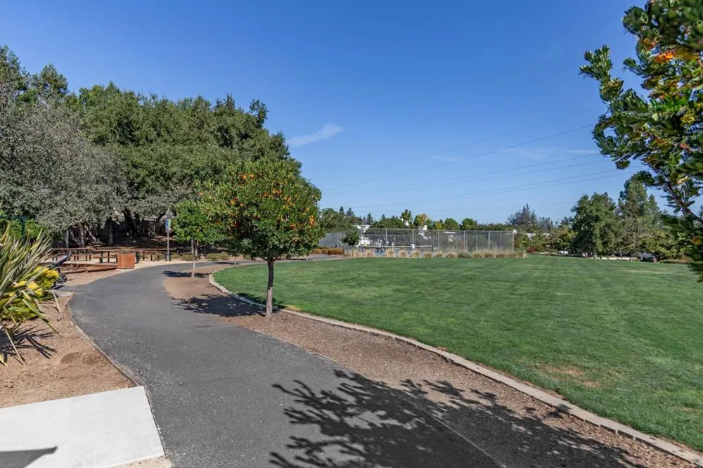 12078 Beauchamps Lane Saratoga, CA 95070