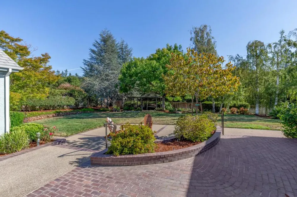 12078 Beauchamps Lane Saratoga, CA 95070