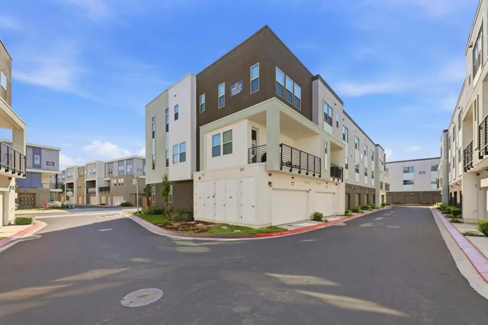 5752 Vibrant Loop San Jose, CA 95119