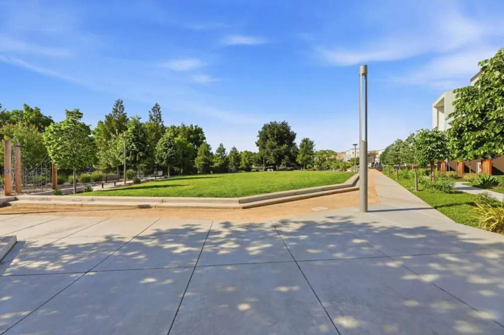 5752 Vibrant Loop San Jose, CA 95119