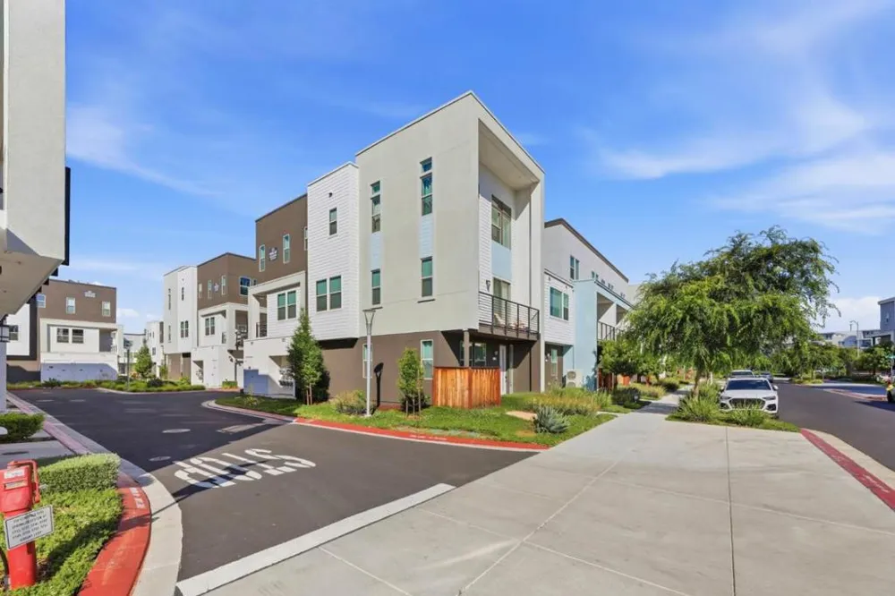 5752 Vibrant Loop San Jose, CA 95119
