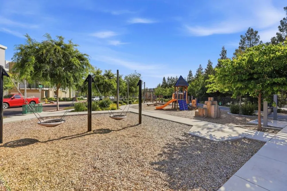 5752 Vibrant Loop San Jose, CA 95119