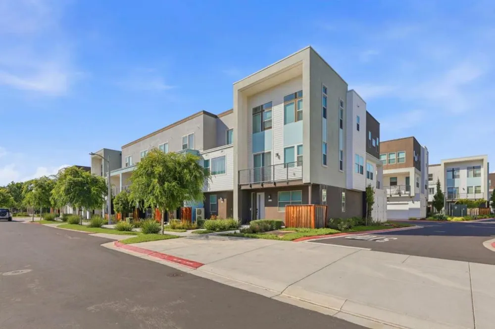 5752 Vibrant Loop San Jose, CA 95119