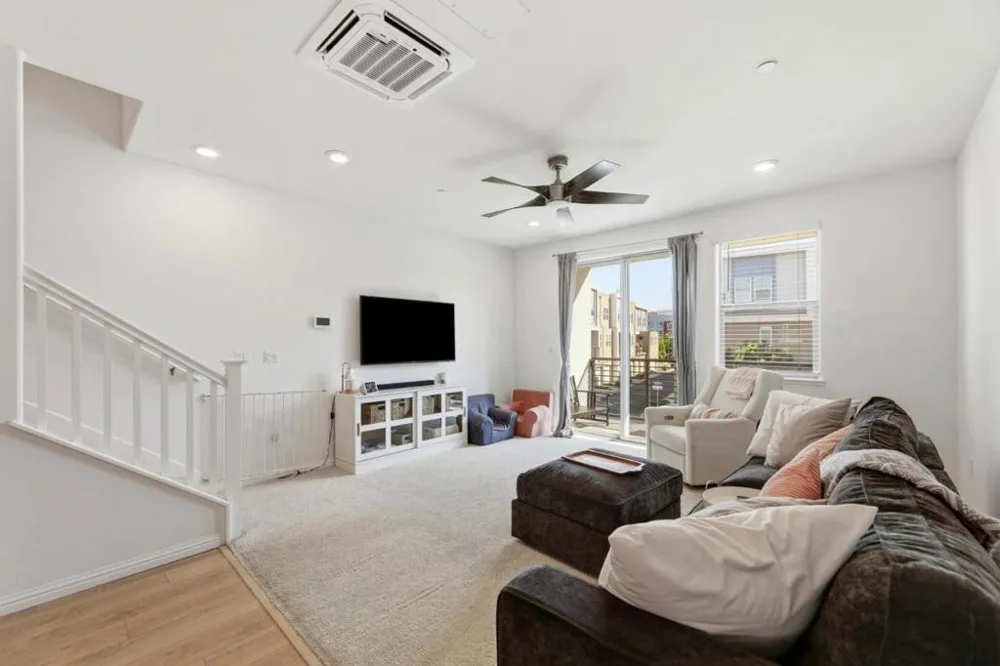 5752 Vibrant Loop San Jose, CA 95119