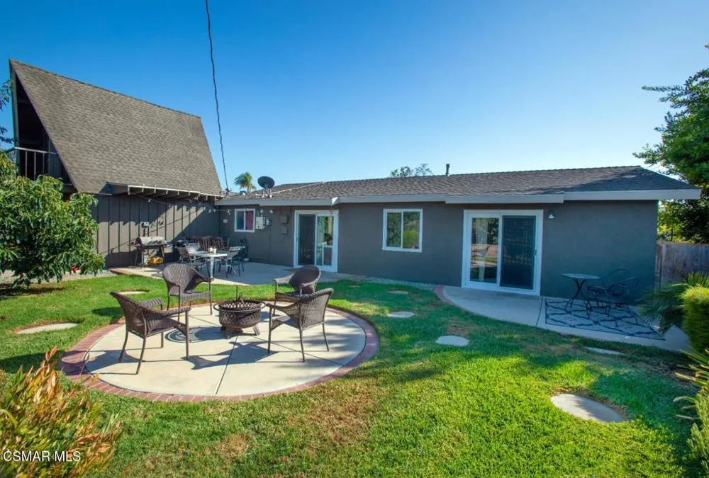 11 Teasdale Street Thousand Oaks, CA 91360