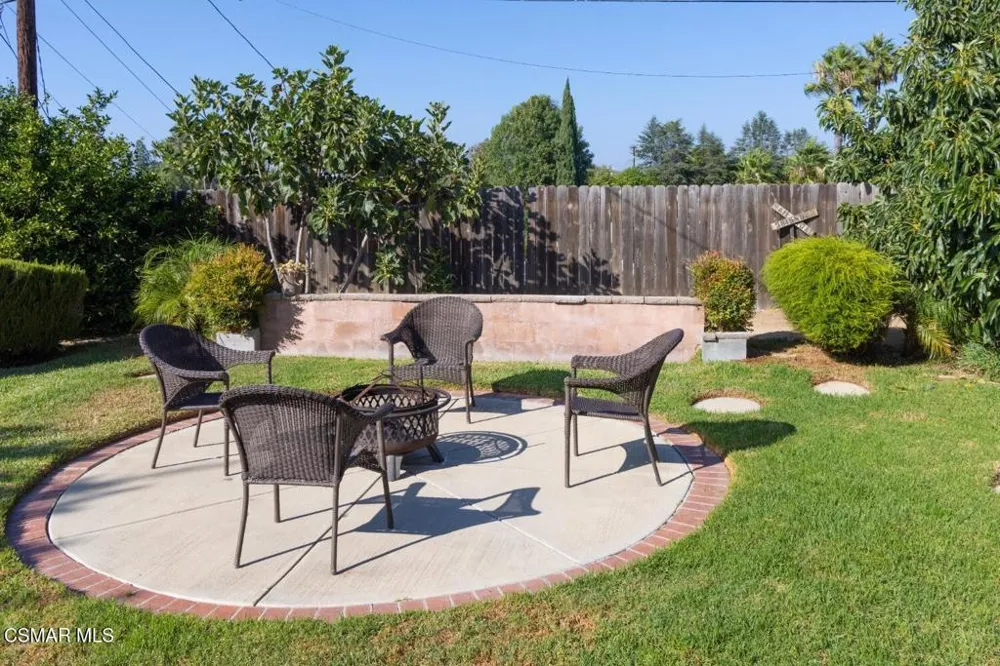 11 Teasdale Street Thousand Oaks, CA 91360