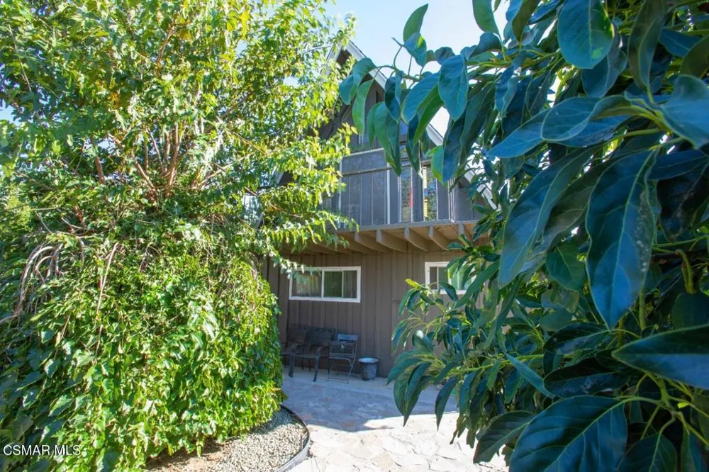 11 Teasdale Street Thousand Oaks, CA 91360