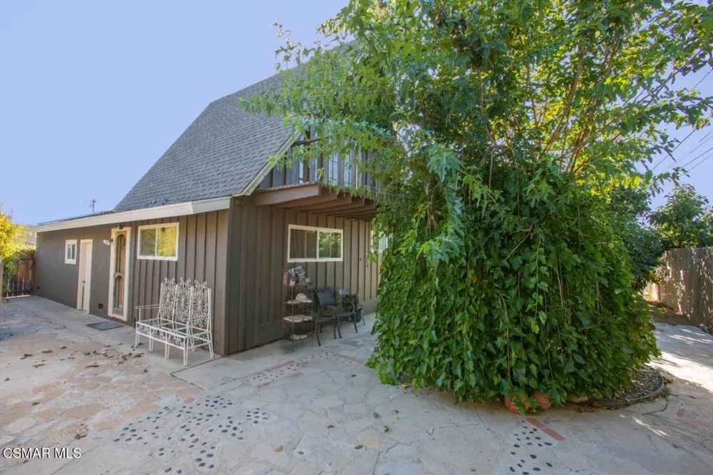 11 Teasdale Street Thousand Oaks, CA 91360