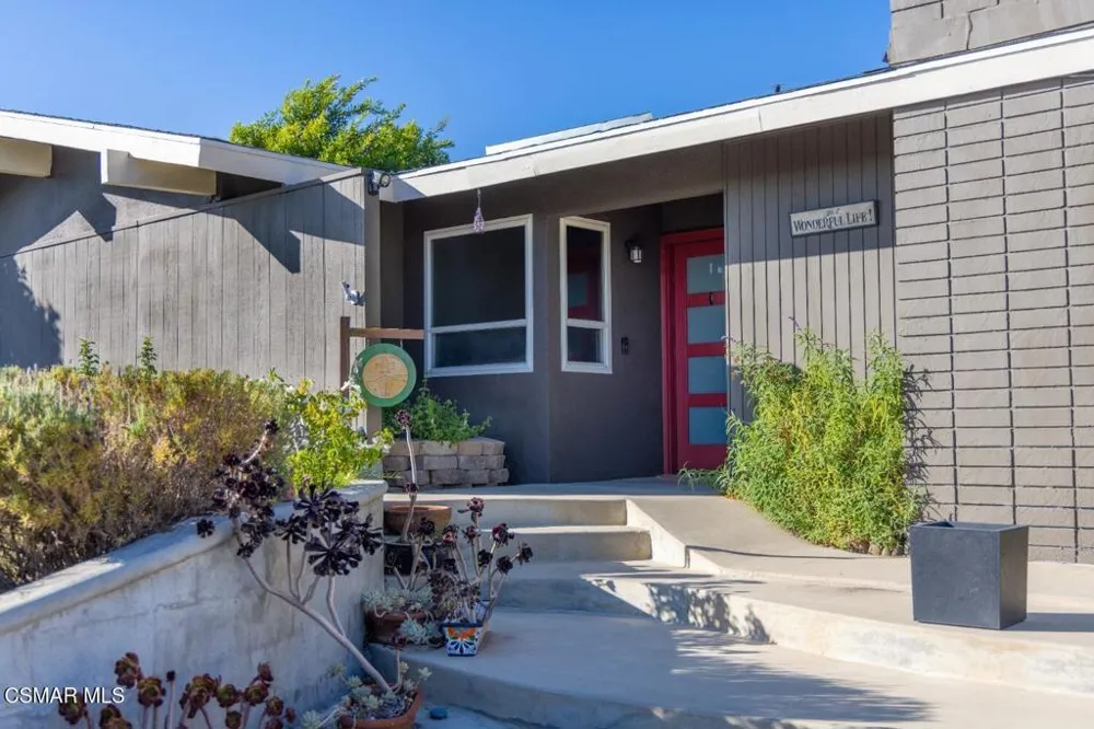 11 Teasdale Street Thousand Oaks, CA 91360