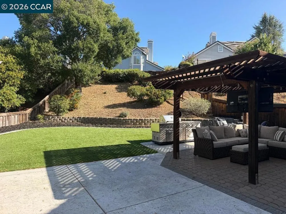 718 Anizumne Ct Clayton, CA 94517