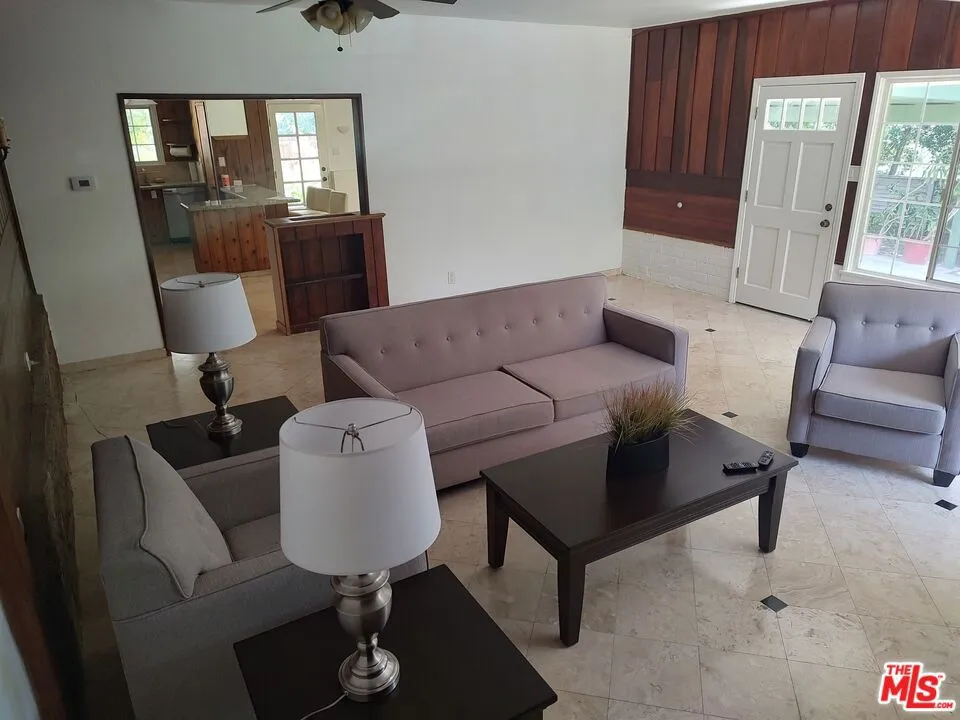 9814 Baden Avenue Chatsworth, CA 91311