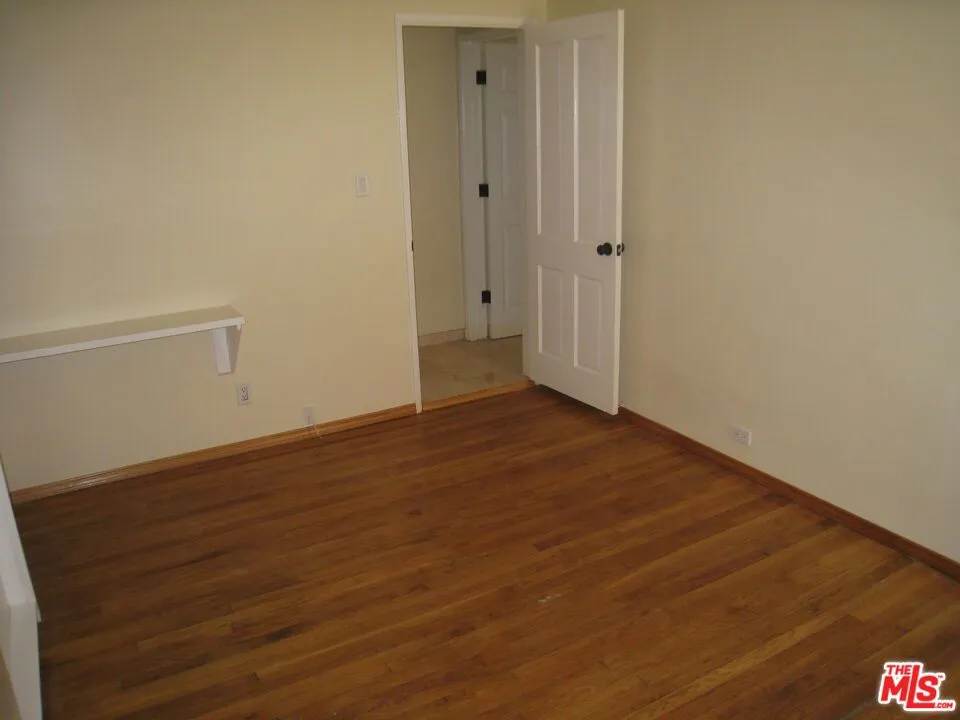 9814 Baden Avenue Chatsworth, CA 91311