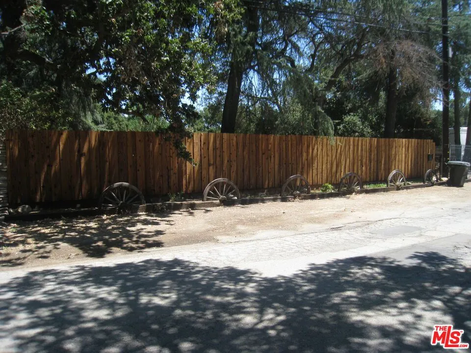 9814 Baden Avenue Chatsworth, CA 91311