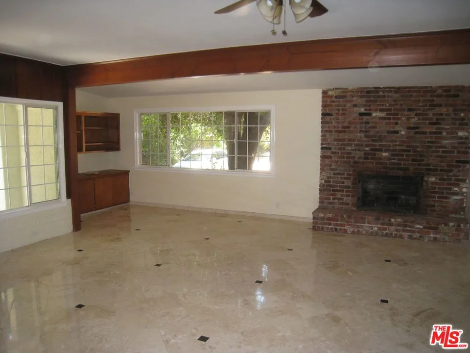 9814 Baden Avenue Chatsworth, CA 91311