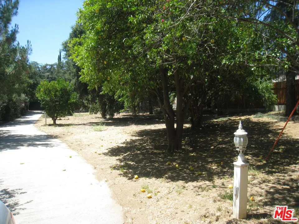9814 Baden Avenue Chatsworth, CA 91311