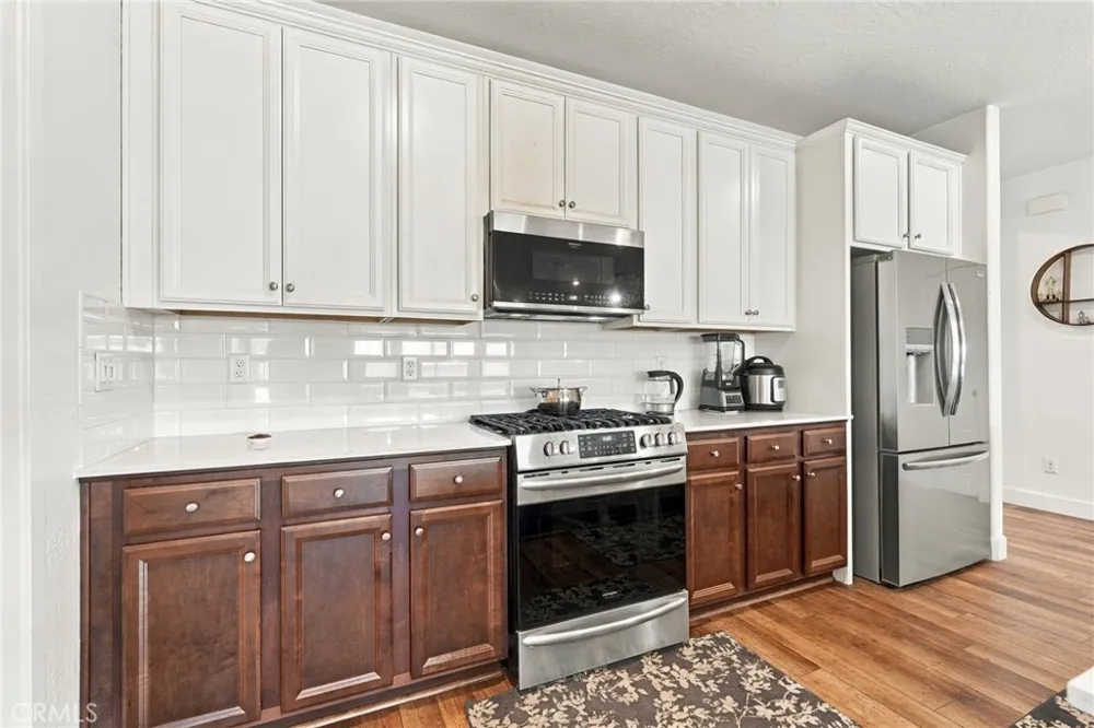 102 E Tyler Avenue Visalia, CA 93291