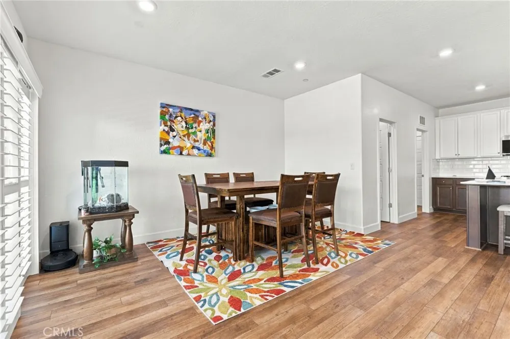 102 E Tyler Avenue Visalia, CA 93291