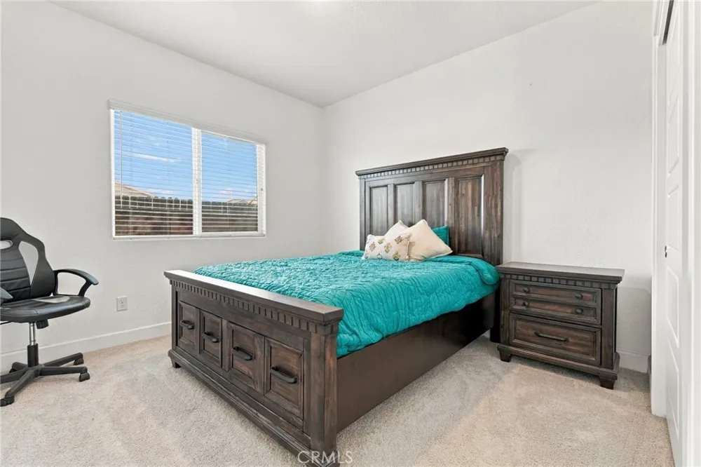 102 E Tyler Avenue Visalia, CA 93291