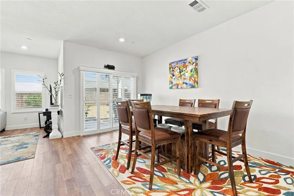 102 E Tyler Avenue Visalia, CA 93291