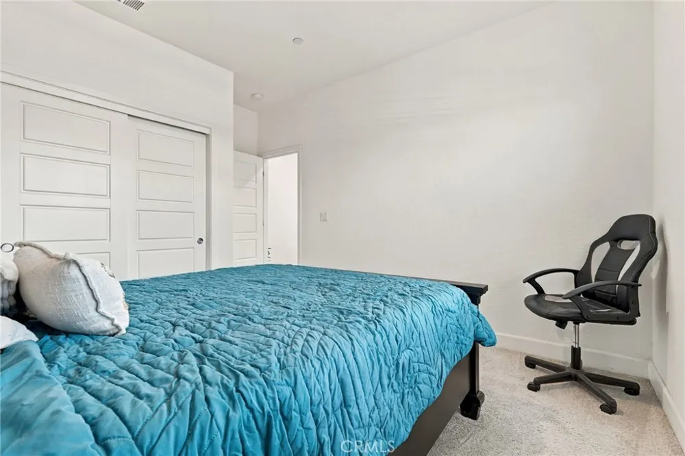 102 E Tyler Avenue Visalia, CA 93291