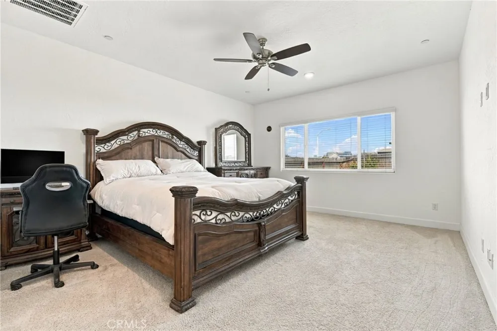 102 E Tyler Avenue Visalia, CA 93291