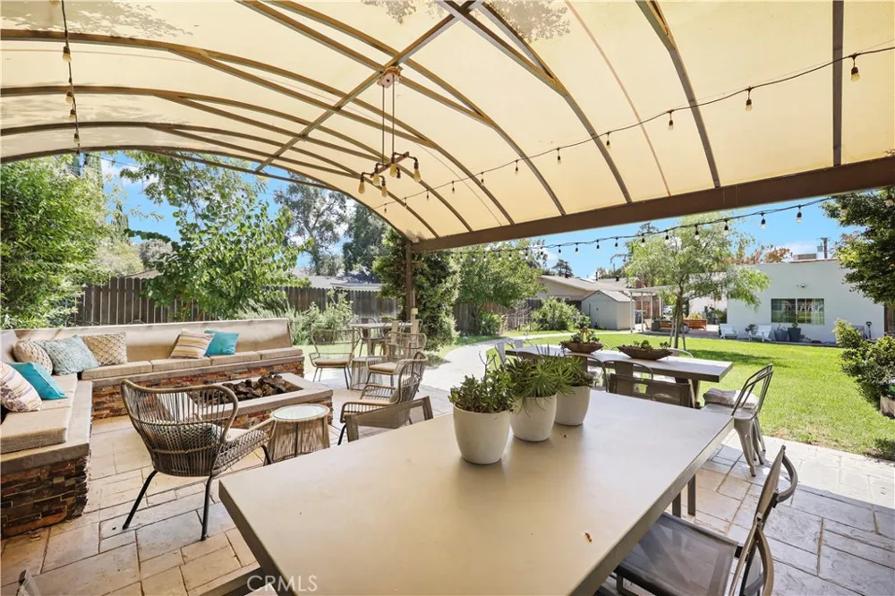 813 Mountain View Altadena, CA 91001