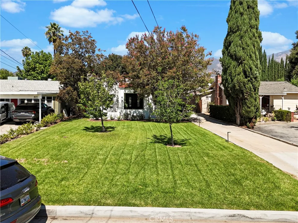 813 Mountain View Altadena, CA 91001