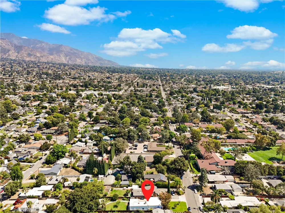 813 Mountain View Altadena, CA 91001