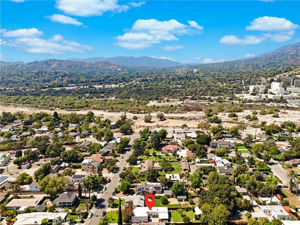 813 Mountain View Altadena, CA 91001