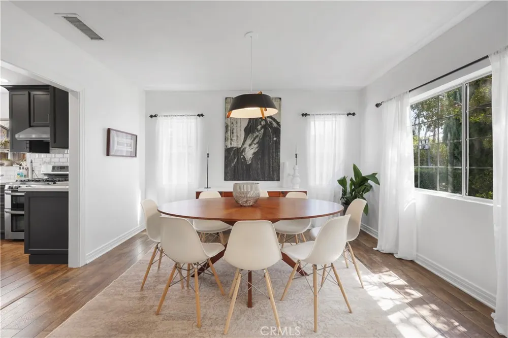 813 Mountain View Altadena, CA 91001
