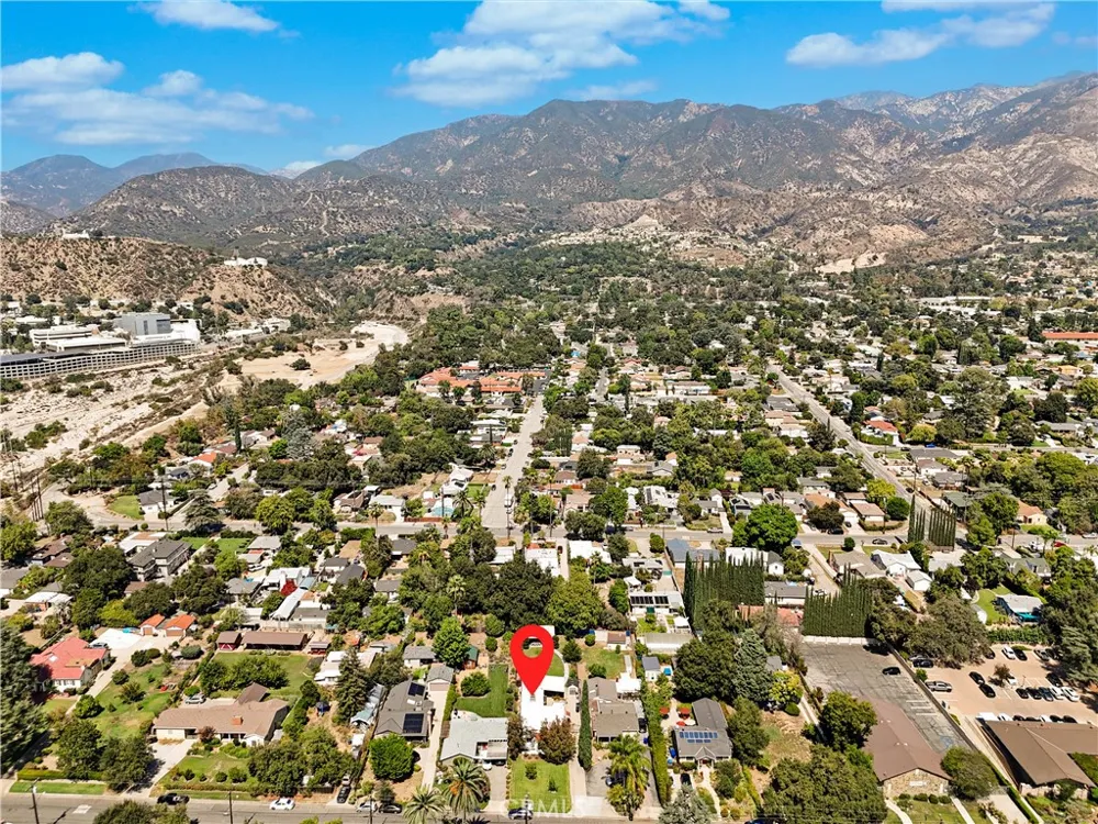 813 Mountain View Altadena, CA 91001