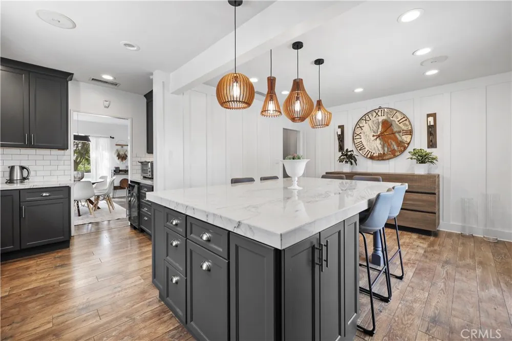 813 Mountain View Altadena, CA 91001