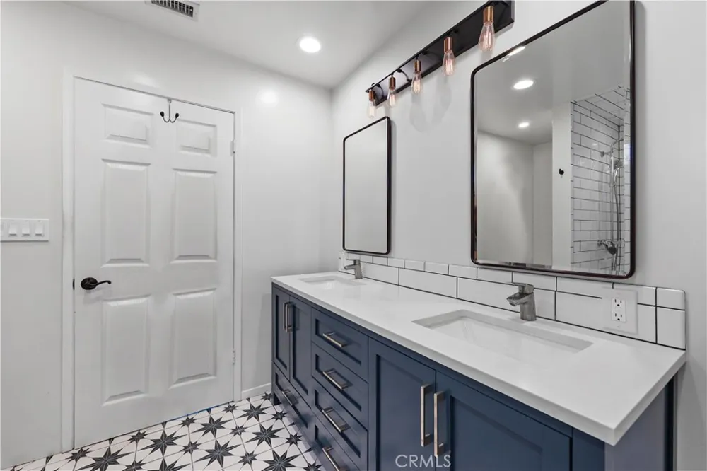 813 Mountain View Altadena, CA 91001