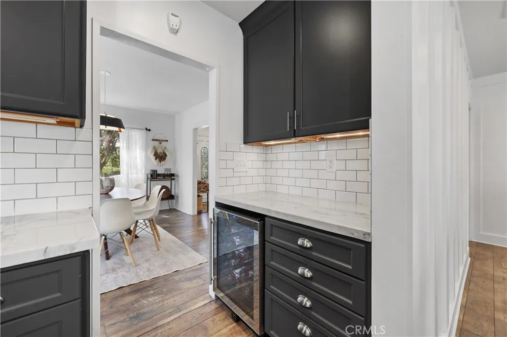 813 Mountain View Altadena, CA 91001