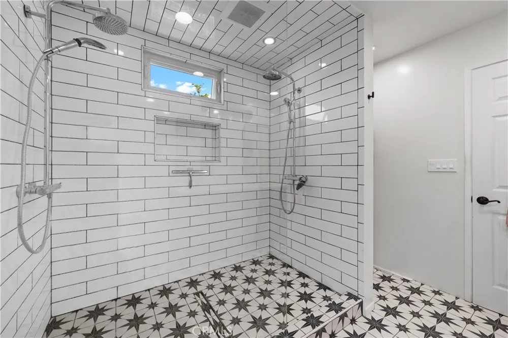813 Mountain View Altadena, CA 91001
