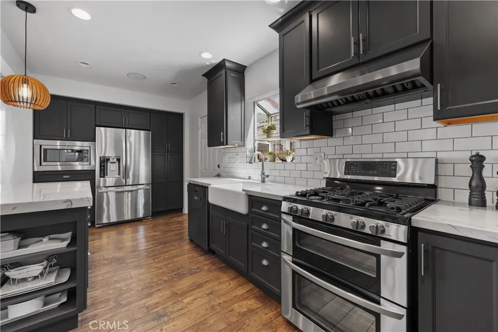 813 Mountain View Altadena, CA 91001
