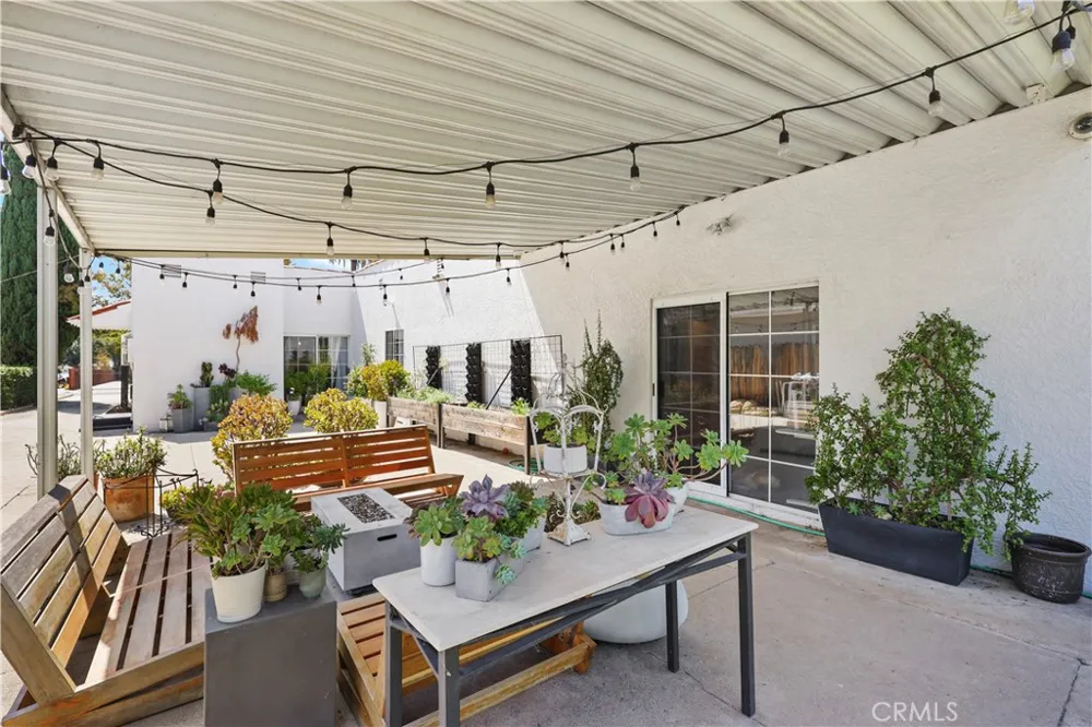 813 Mountain View Altadena, CA 91001