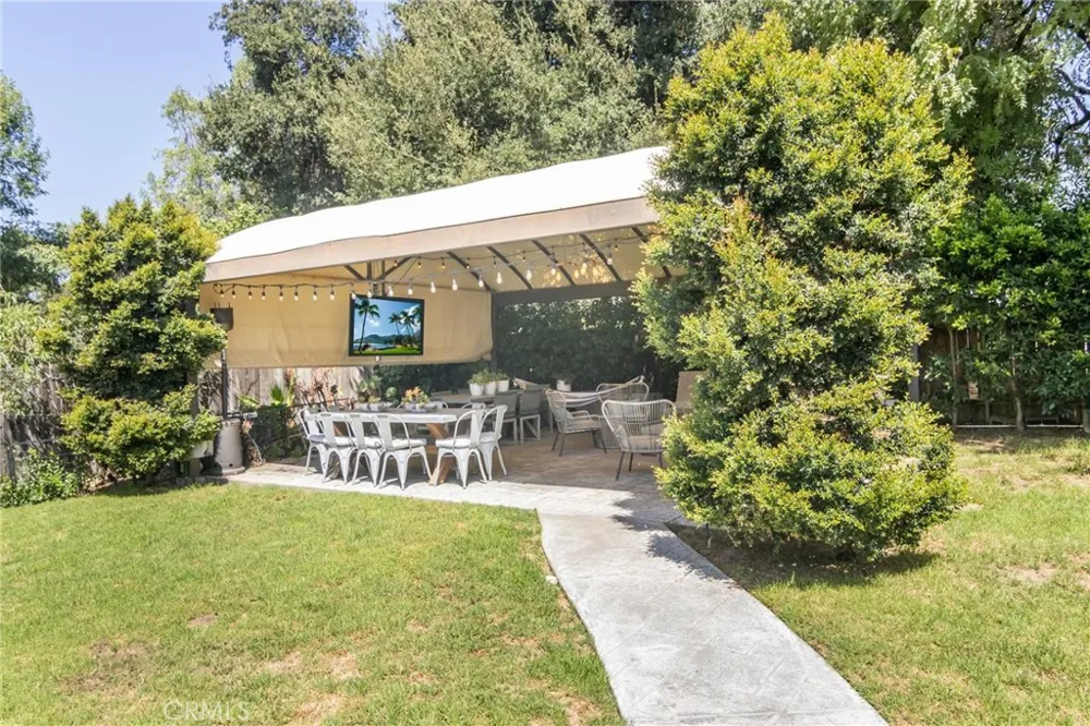 813 Mountain View Altadena, CA 91001