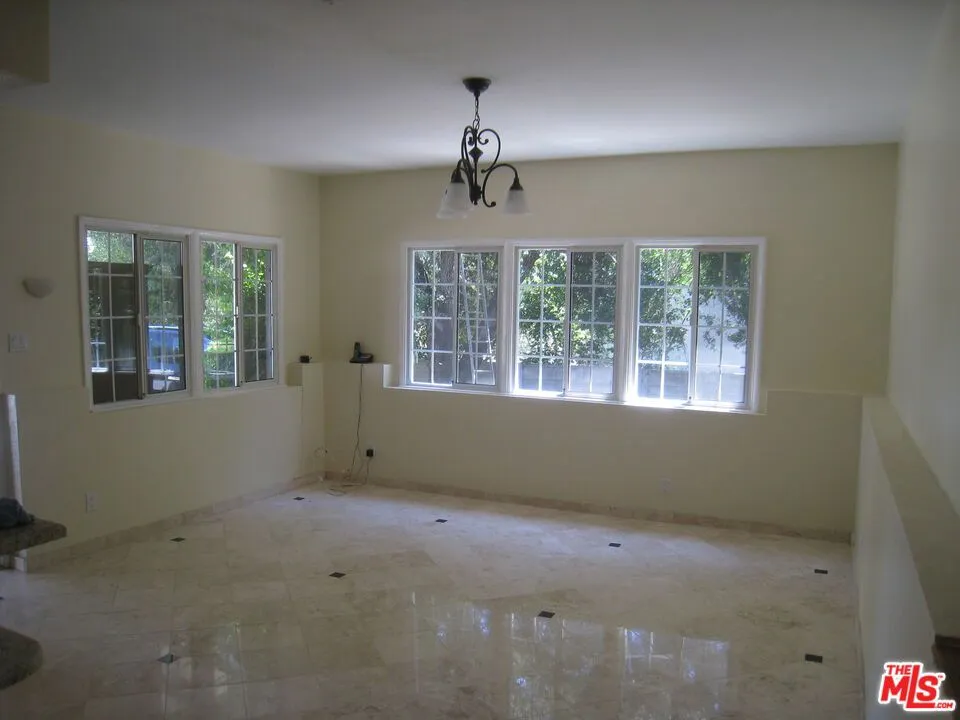 9814 Baden Avenue Chatsworth, CA 91311