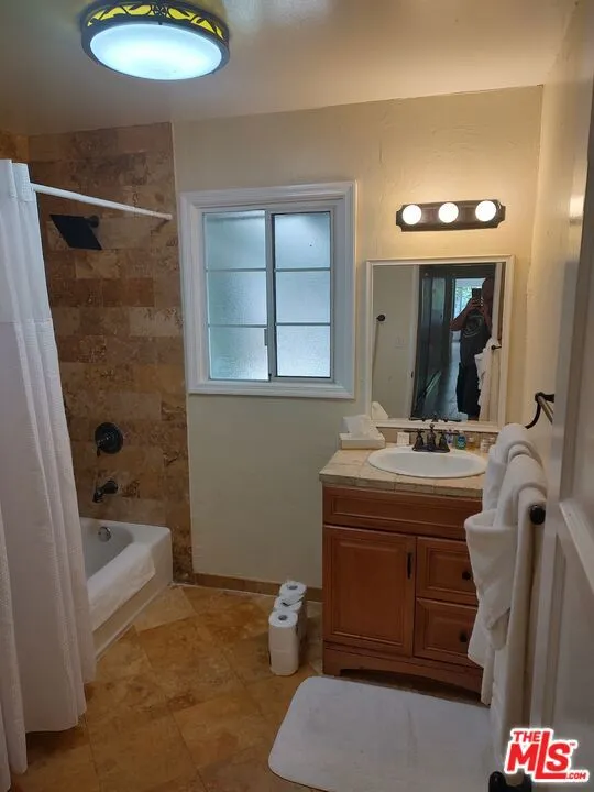 9814 Baden Avenue Chatsworth, CA 91311