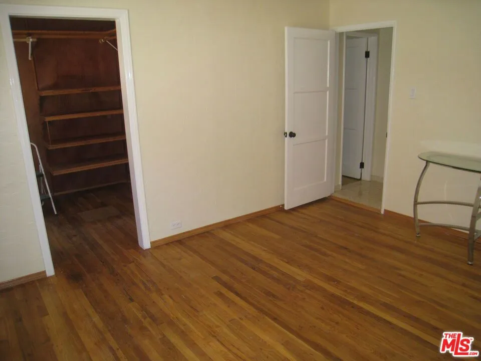 9814 Baden Avenue Chatsworth, CA 91311