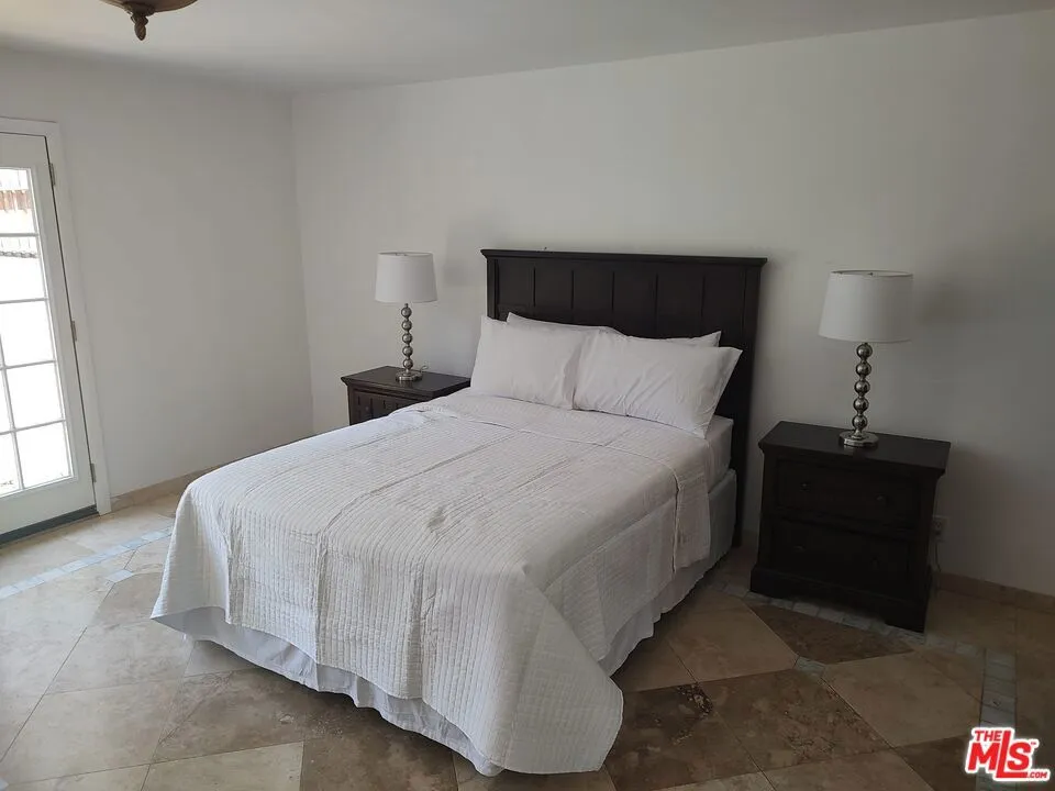 9814 Baden Avenue Chatsworth, CA 91311
