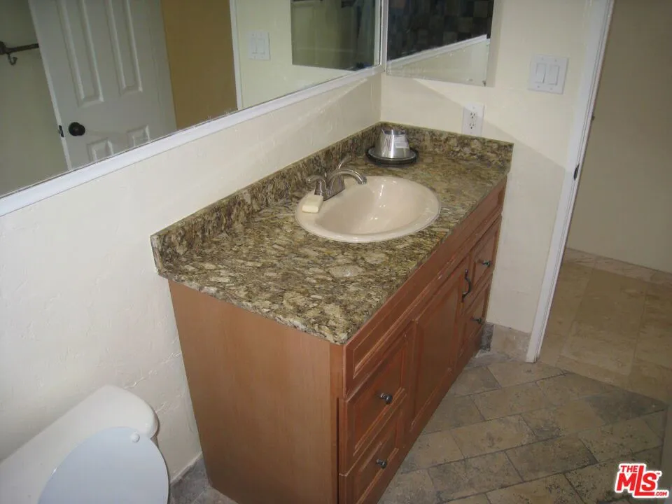 9814 Baden Avenue Chatsworth, CA 91311