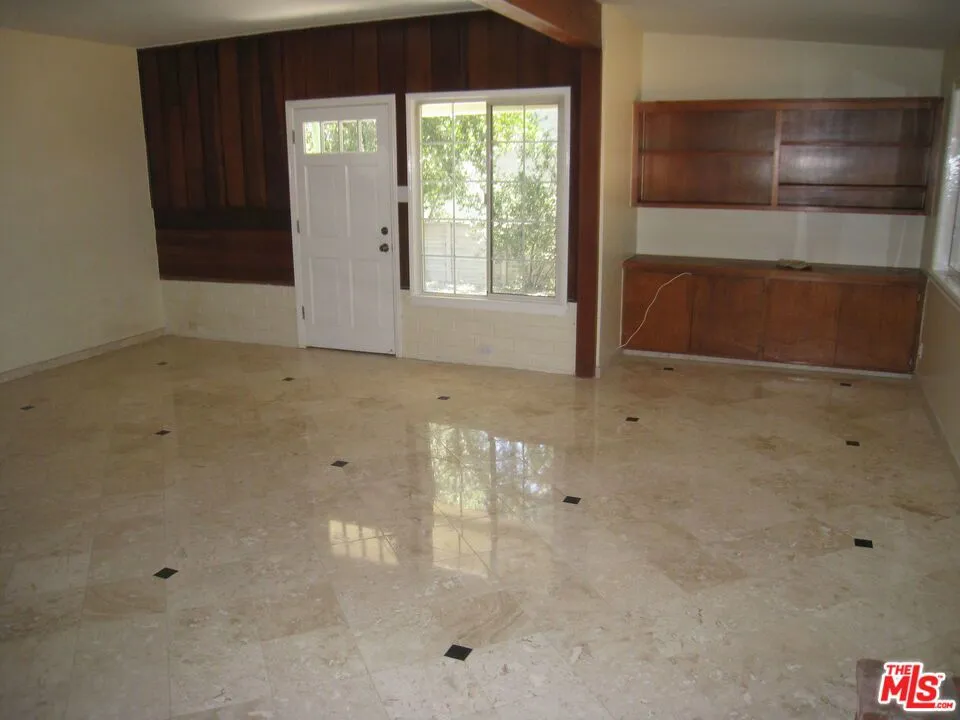 9814 Baden Avenue Chatsworth, CA 91311